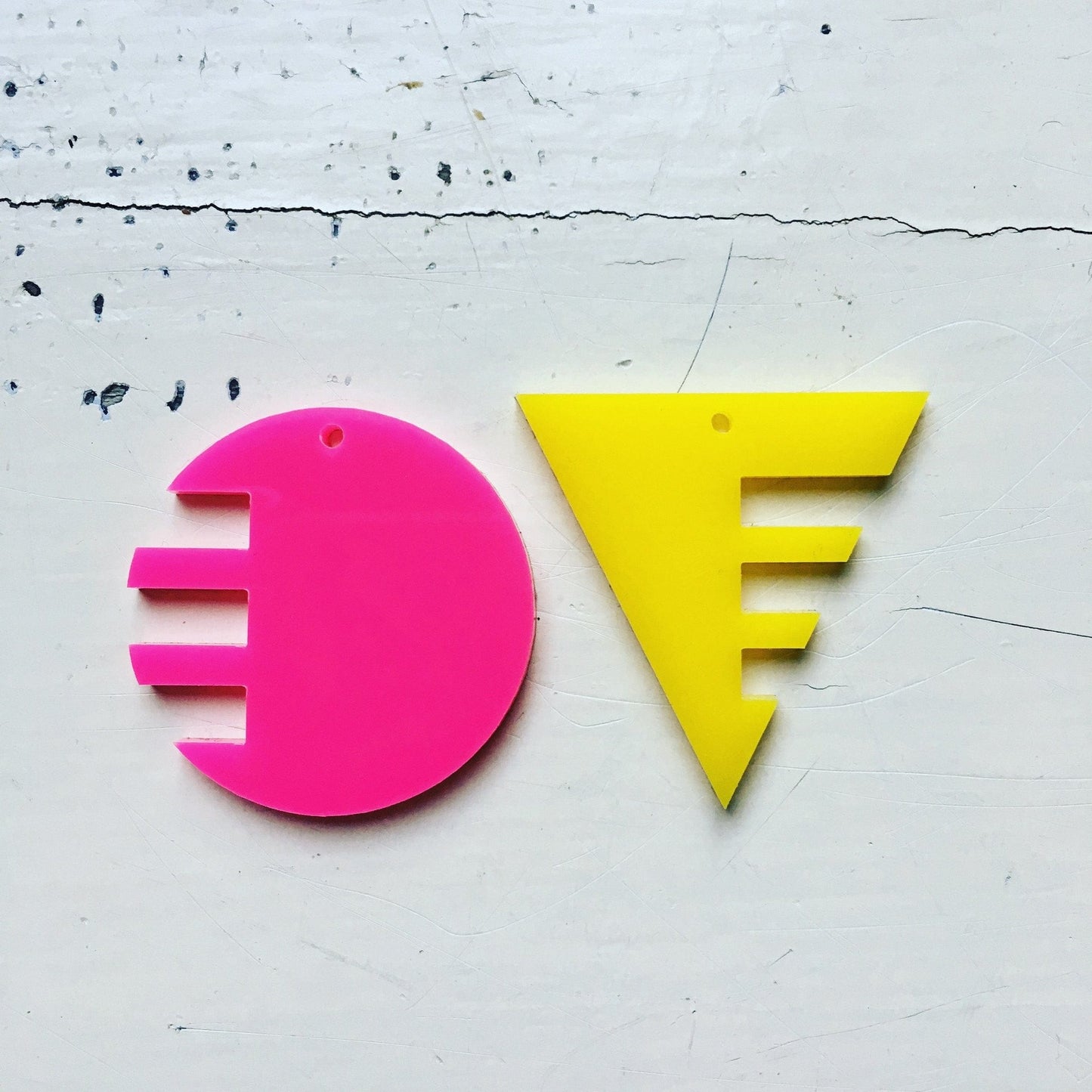 Crafty Cuts Laser 8Tease Shutter Charms - 2 Pair