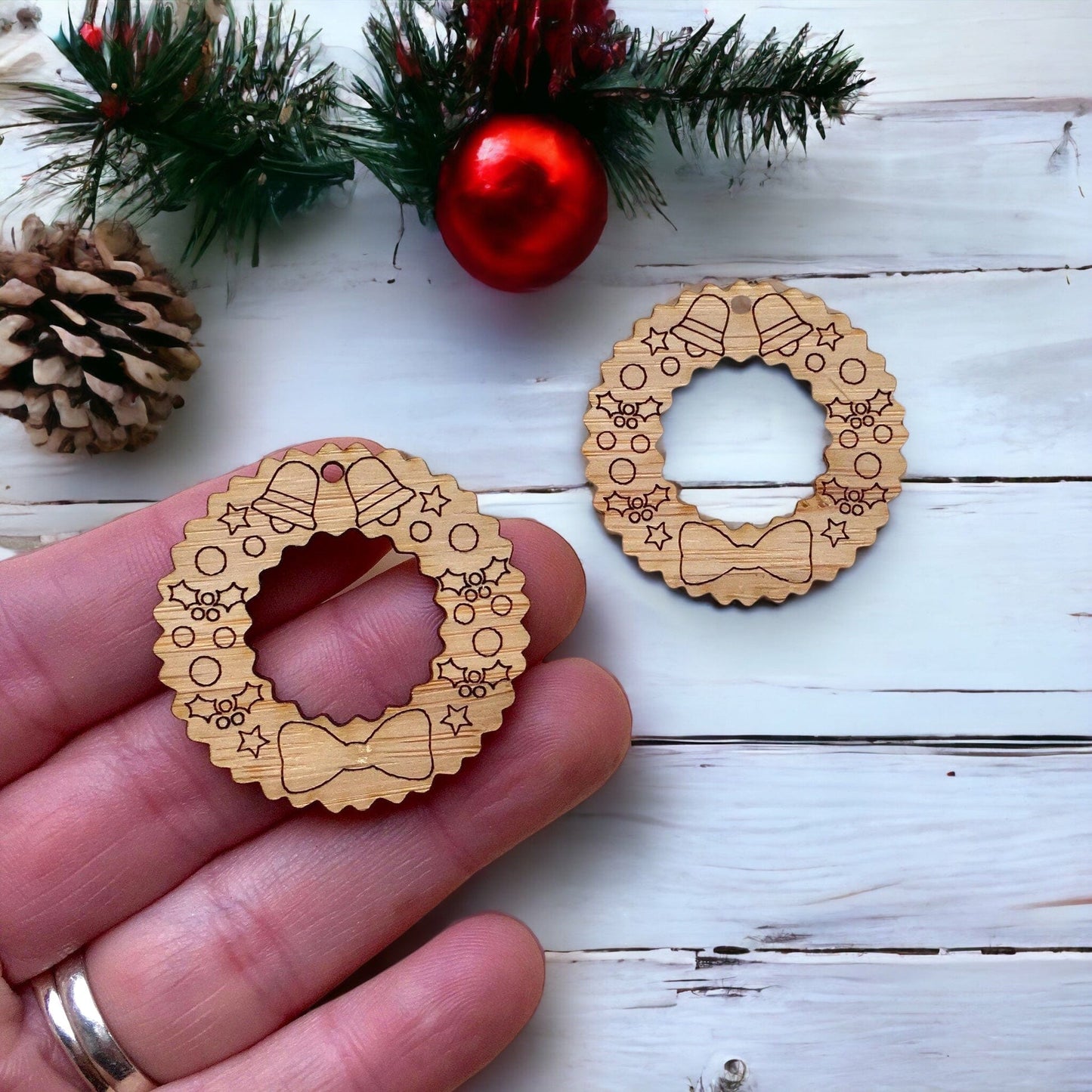 Crafty Cuts Laser Bamboo Plywood Christmas Wreath Duo - 4 Pairs