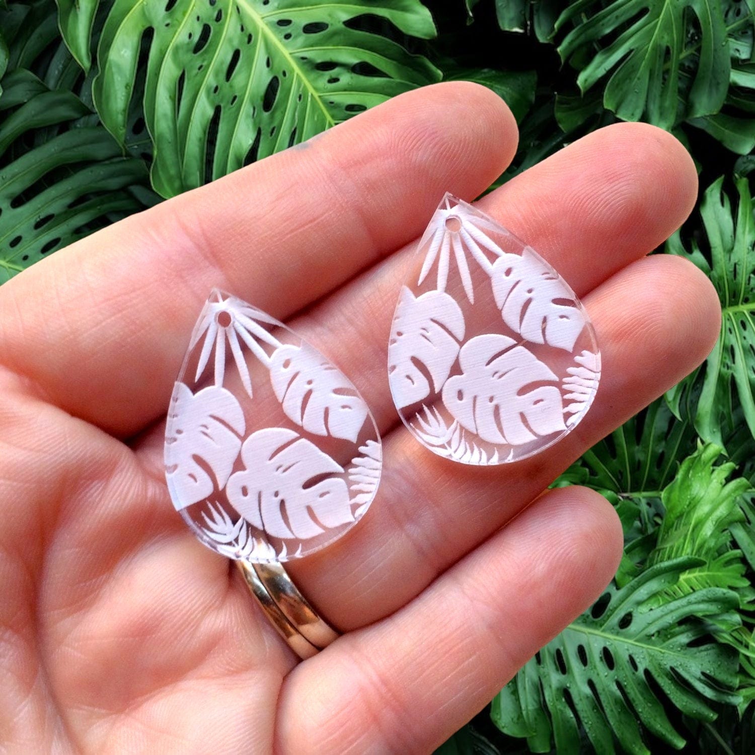 Crafty Cuts Laser 30mm Jungle Teardrops  - 5 Pairs