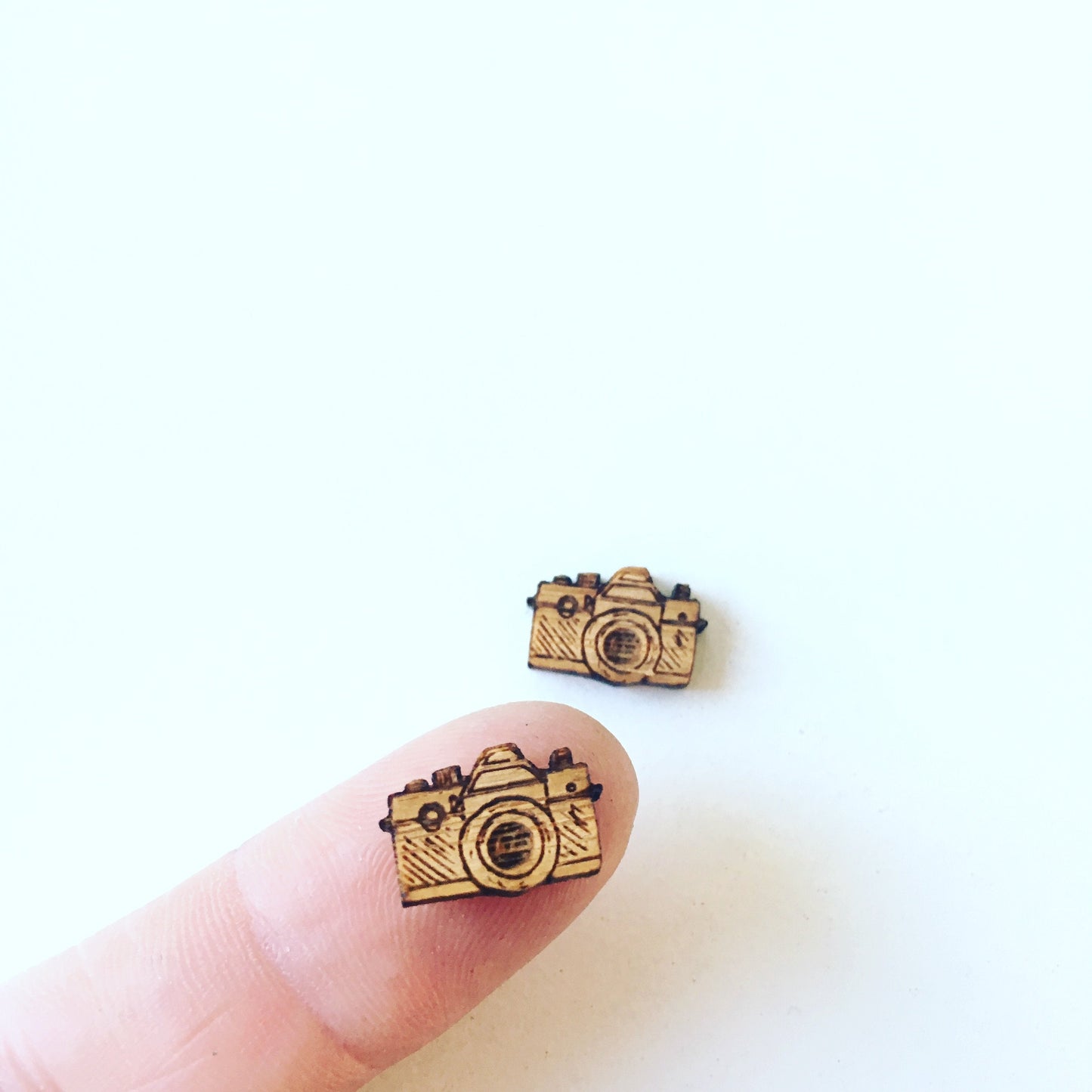 Crafty Cuts Laser Camera Cabochons  - 10 Pairs