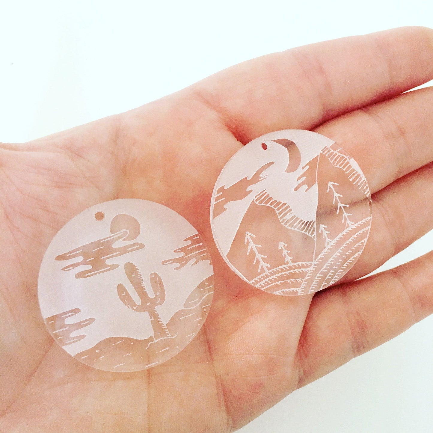 Crafty Cuts Laser Deluxe_ etched Deluxe: Picture Disc Charms - 2 Pairs