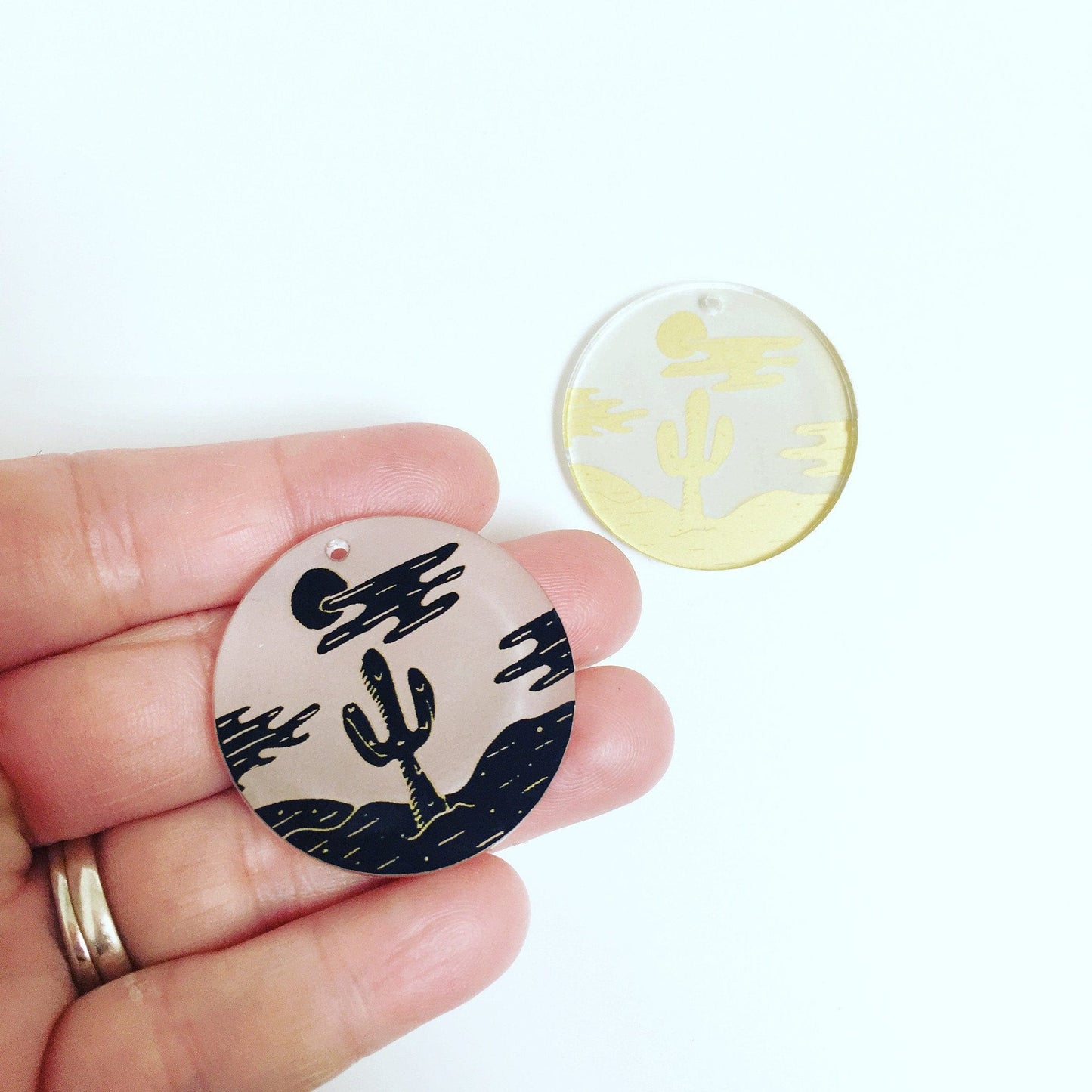 Crafty Cuts Laser Deluxe: Picture Disc Charms - 2 Pairs