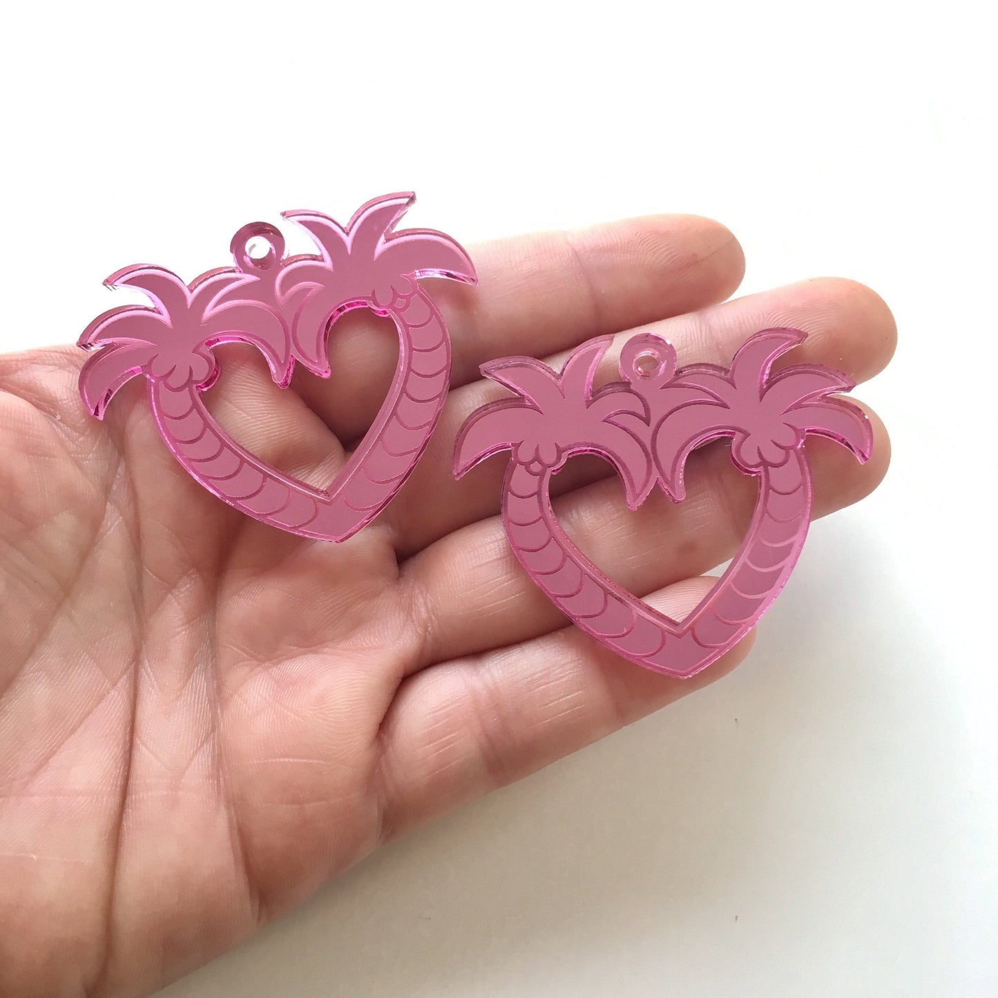 Crafty Cuts Laser Etched Palm Hearts - 2 Pairs