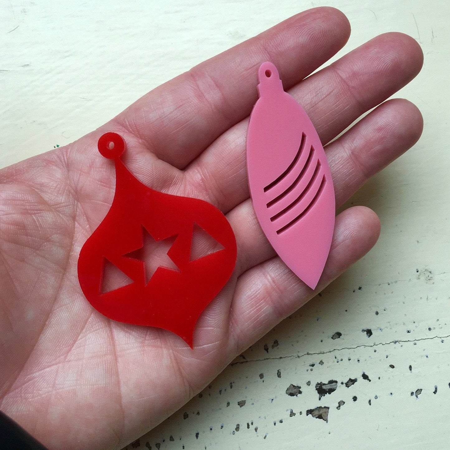 Crafty Cuts Laser Festive Baubles - 2 Pairs