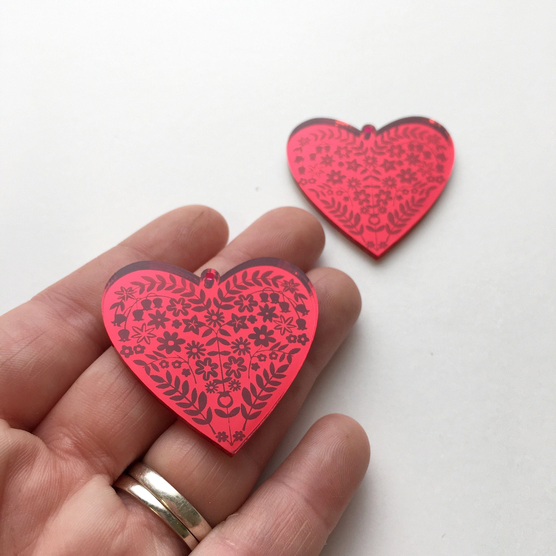 Crafty Cuts Laser Folk Heart Charms - 4 pairs