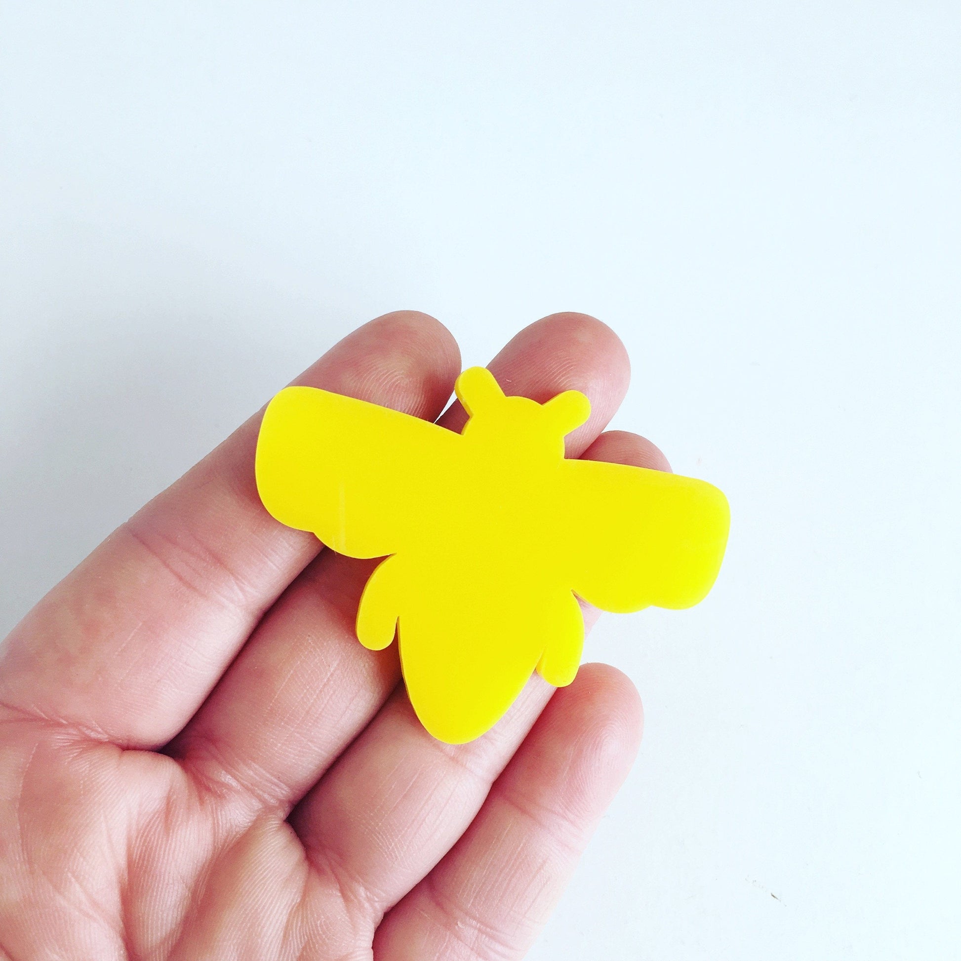 Crafty Cuts Laser Honey Bee One Pair