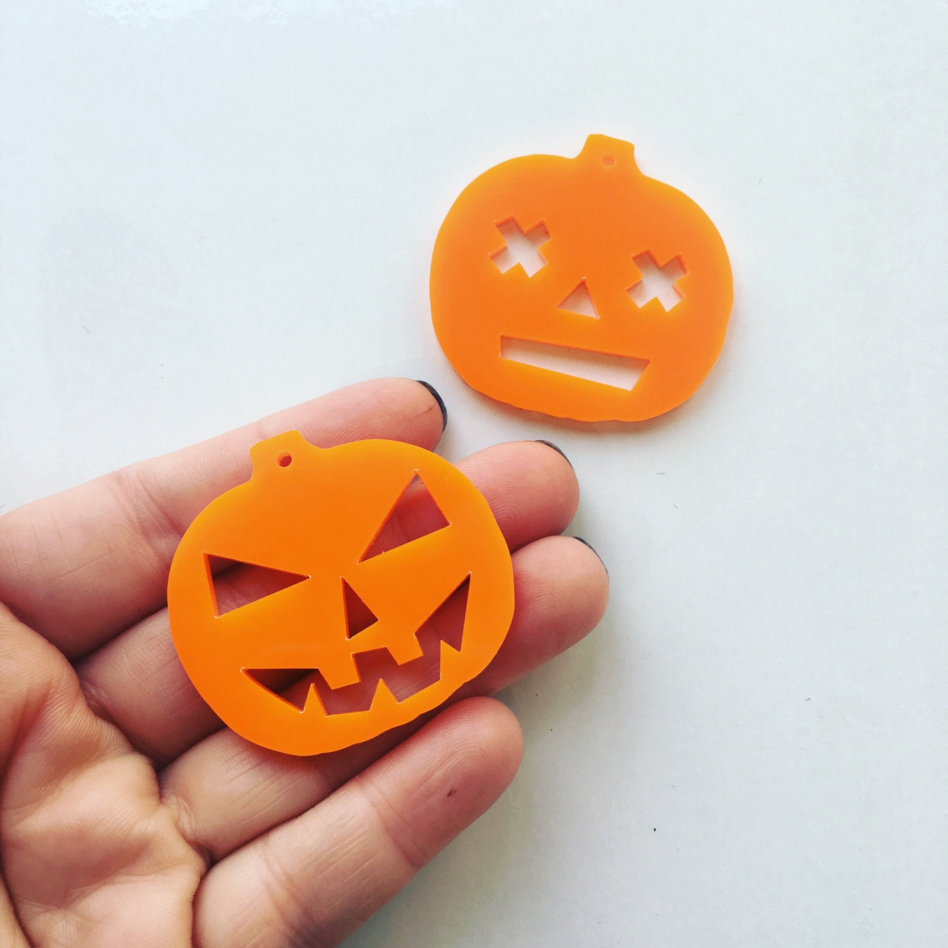 Crafty Cuts Laser Large_shapes Pumpkin Head Charms - 2 Pair