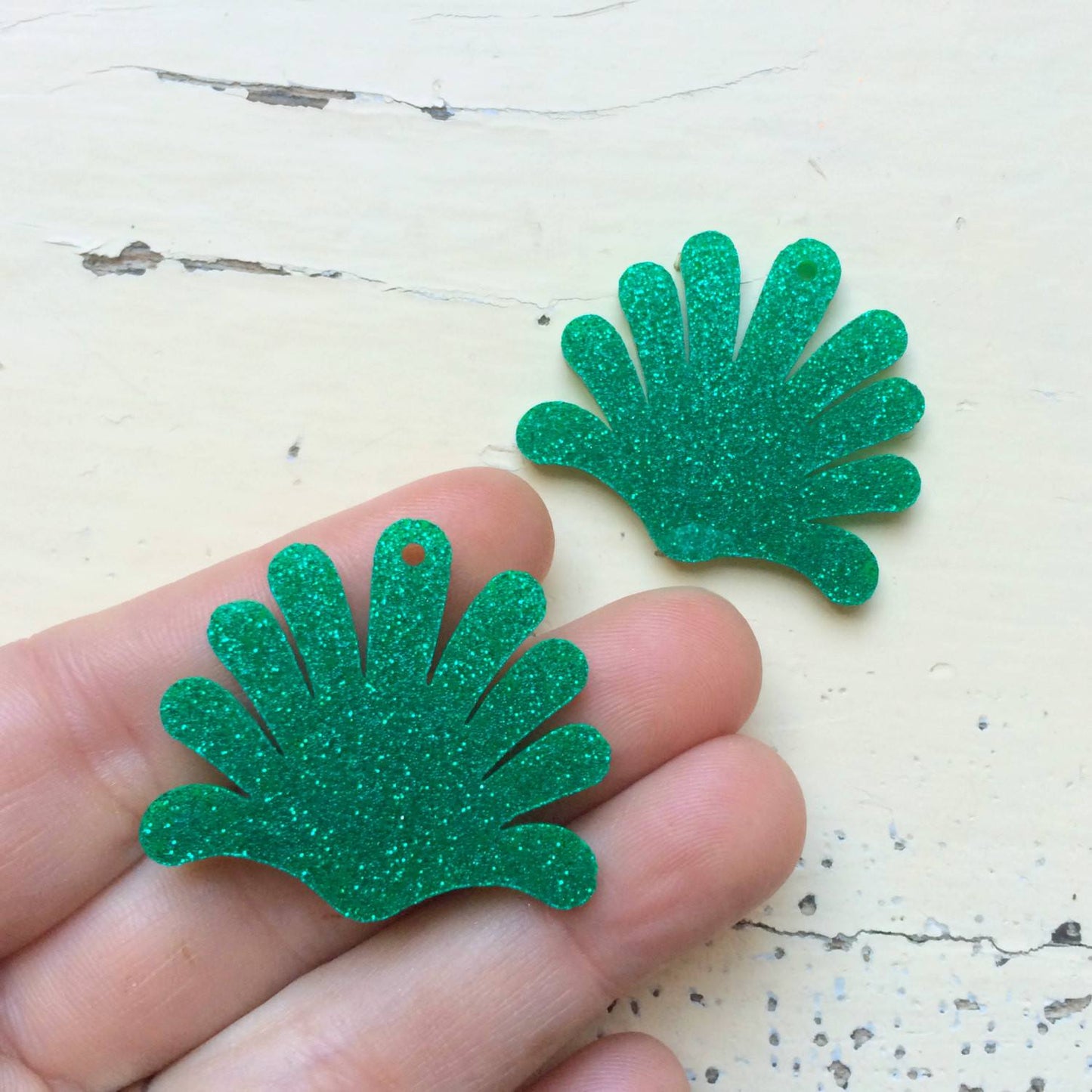 Crafty Cuts Laser Lola Dangles - 2 Pair