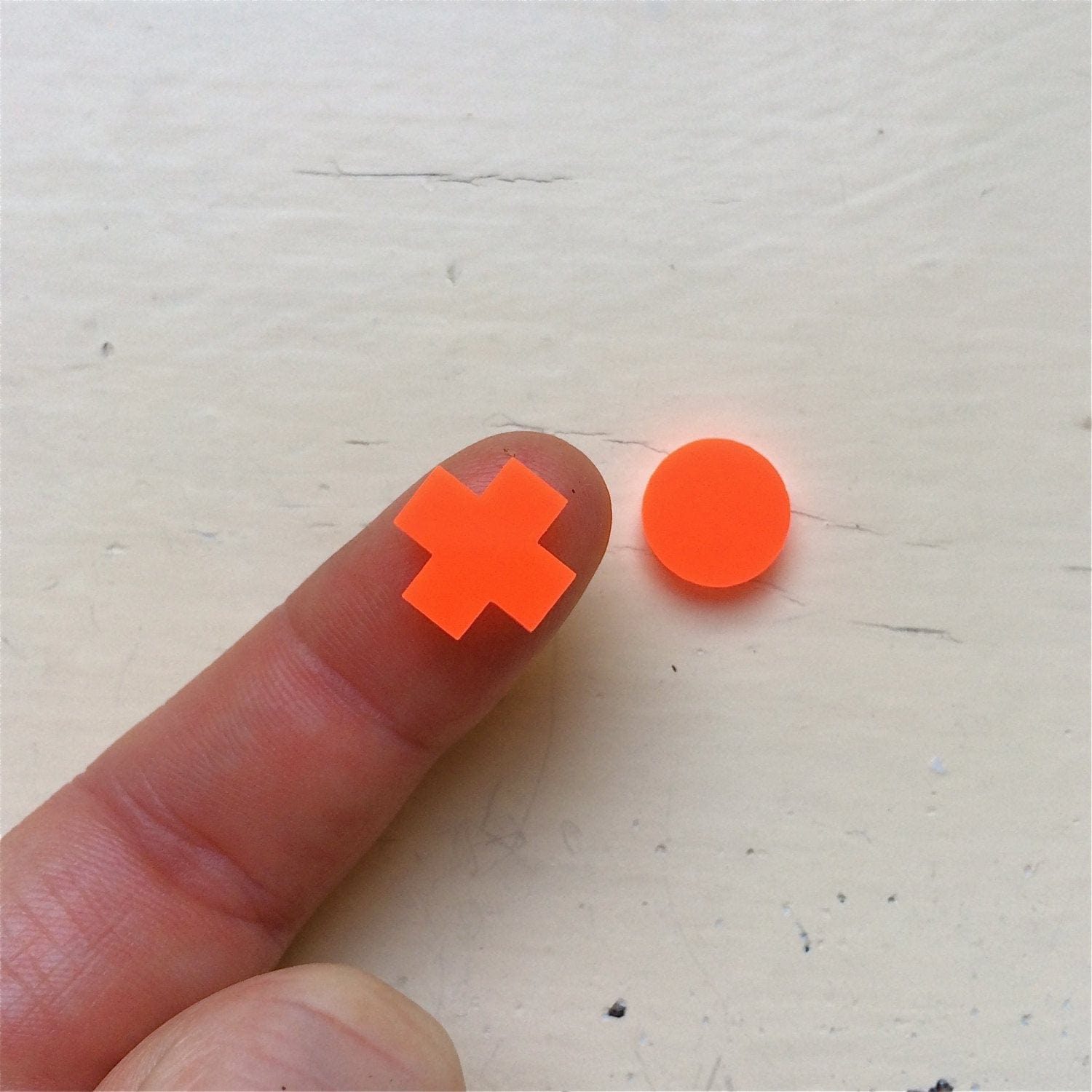 Crafty Cuts Laser Love and Kisses - Mini Cuts - 9 Pairs