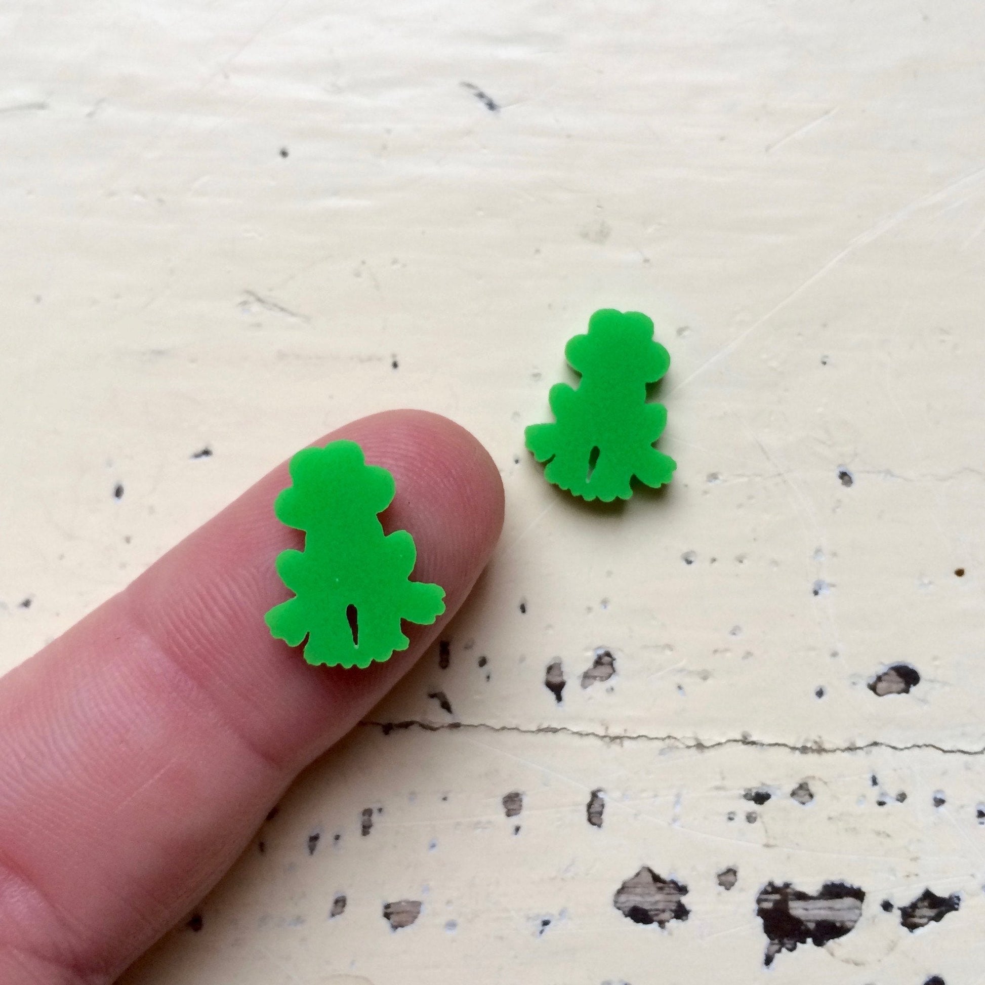 Crafty Cuts Laser MINI_ER Freddo the Frog - Mini Cuts - 10 Pairs