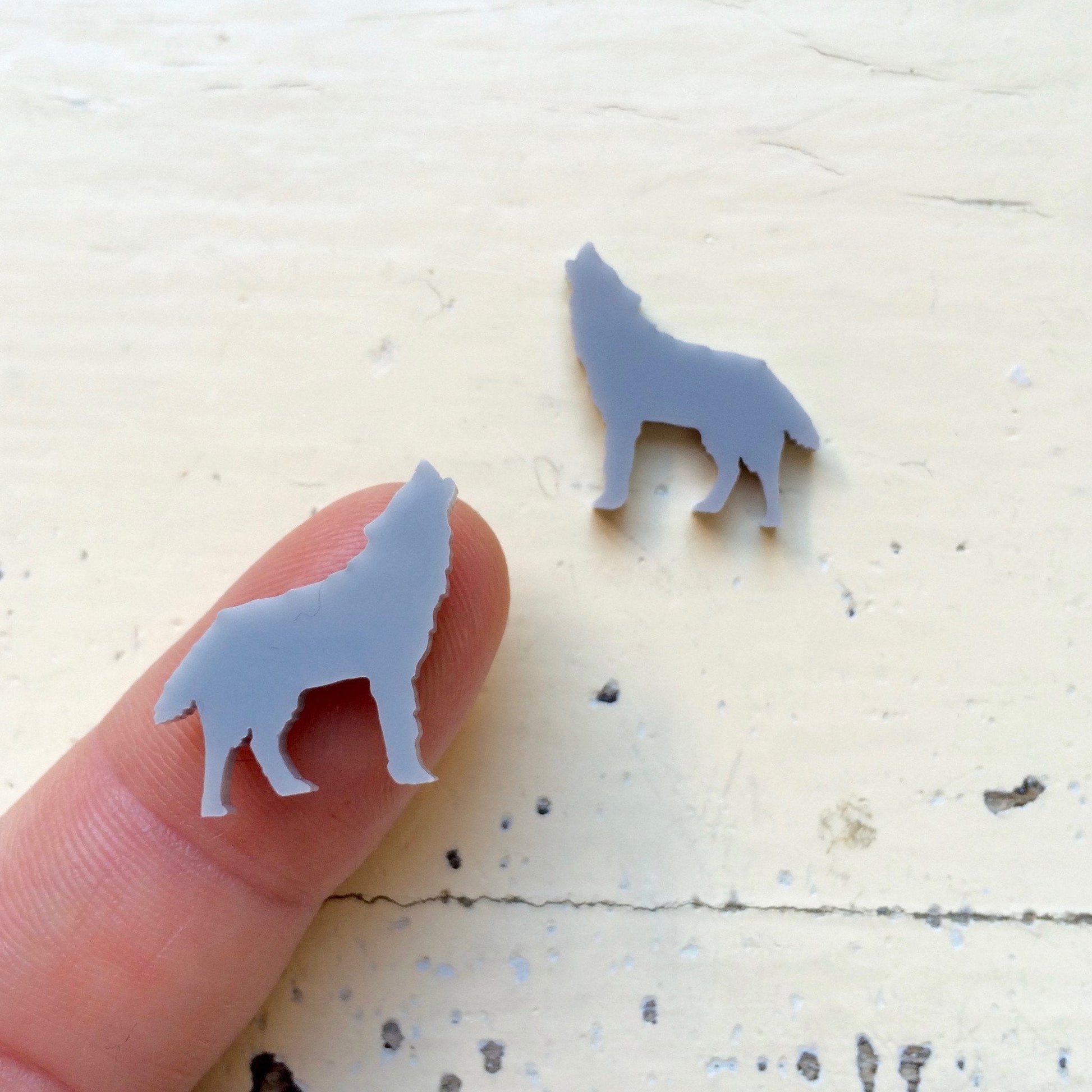 Crafty Cuts Laser MINI_ER Howling Wolf - Mini Cuts - 10 Pairs