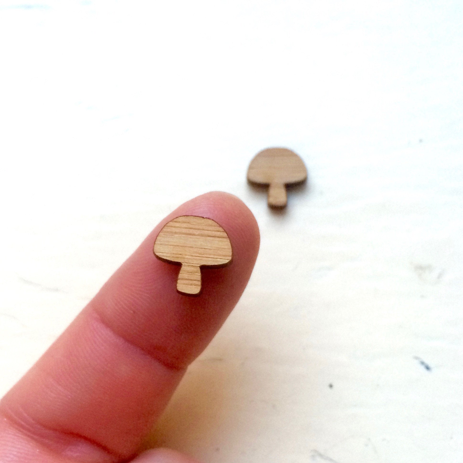 Crafty Cuts Laser MINI_ER Little Mushroom - Mini Cuts - 10 Pairs