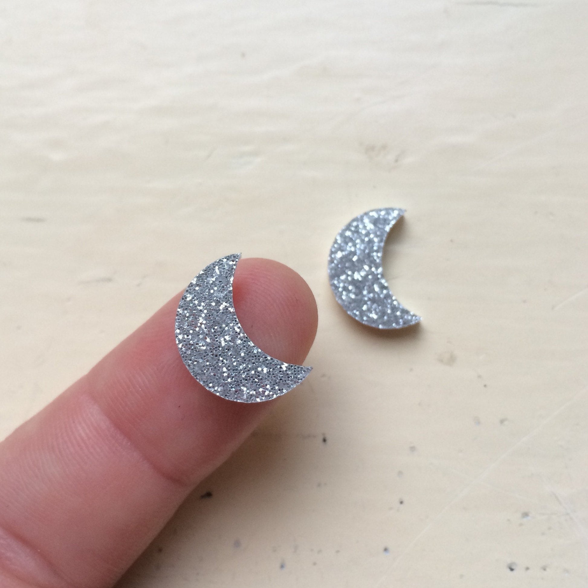 Crafty Cuts Laser MINI_ER Moon Crescent - Mini Cuts - 10 Pairs