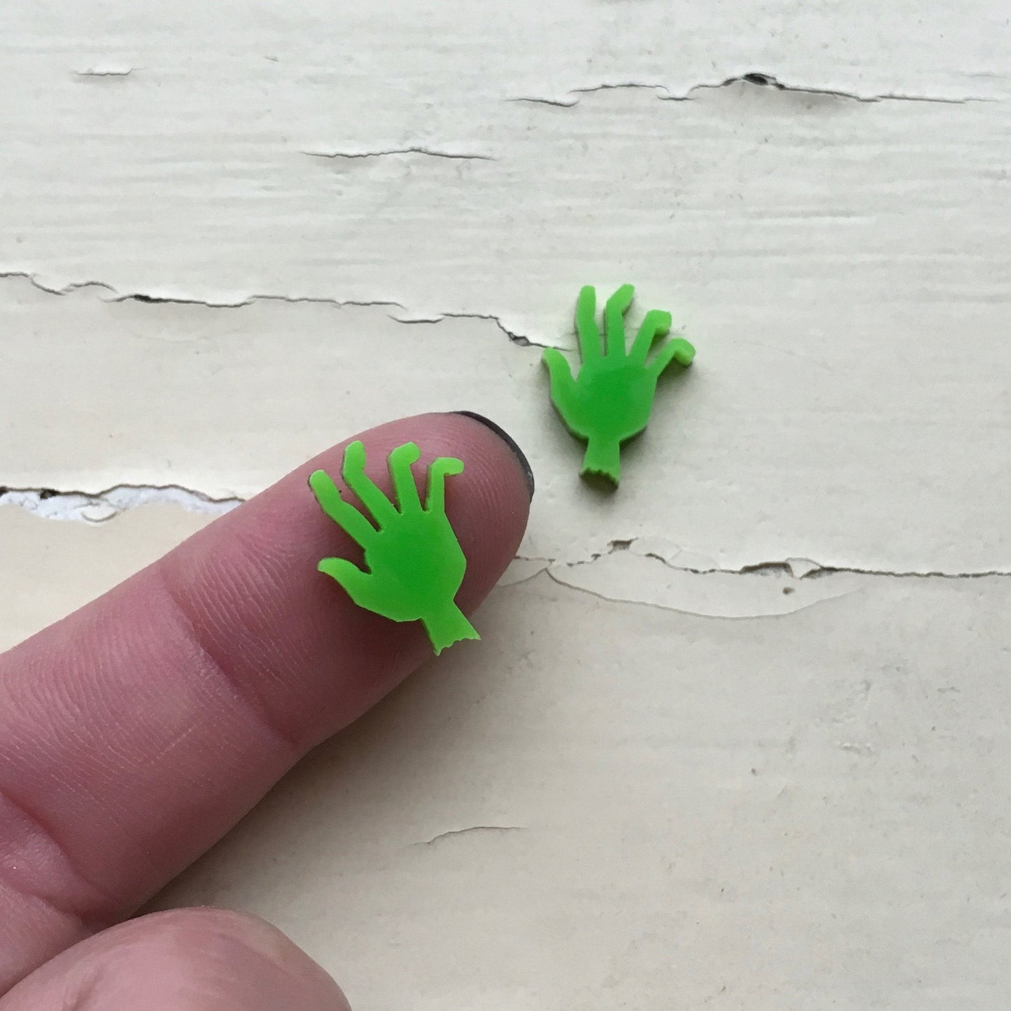 Crafty Cuts Laser MINI_ER Zombie Hand - Mini Cuts - 10 Pairs