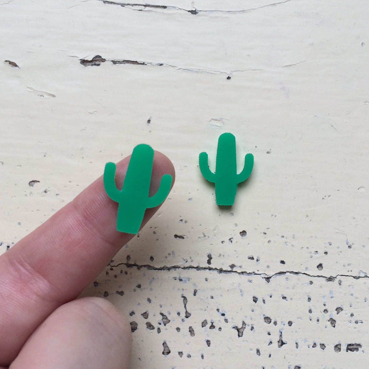 Crafty Cuts Laser MINI_mirror Desert Cactus - Mini Cabochons - 10 Pairs