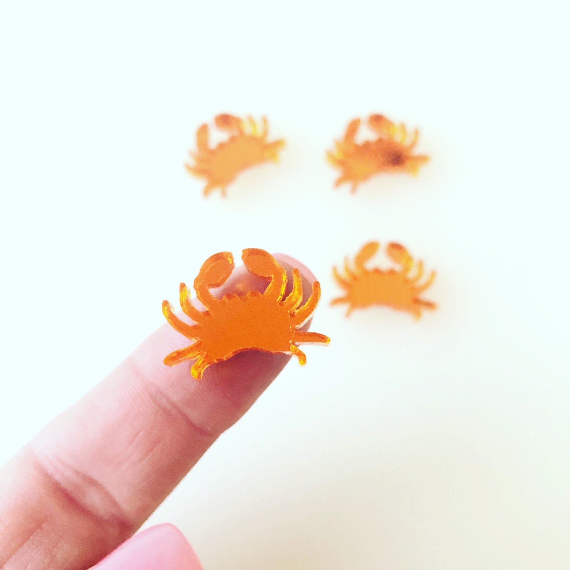 Crafty Cuts Laser MINI_mirror Small Crab - Mini Cabochons - 10 Pairs
