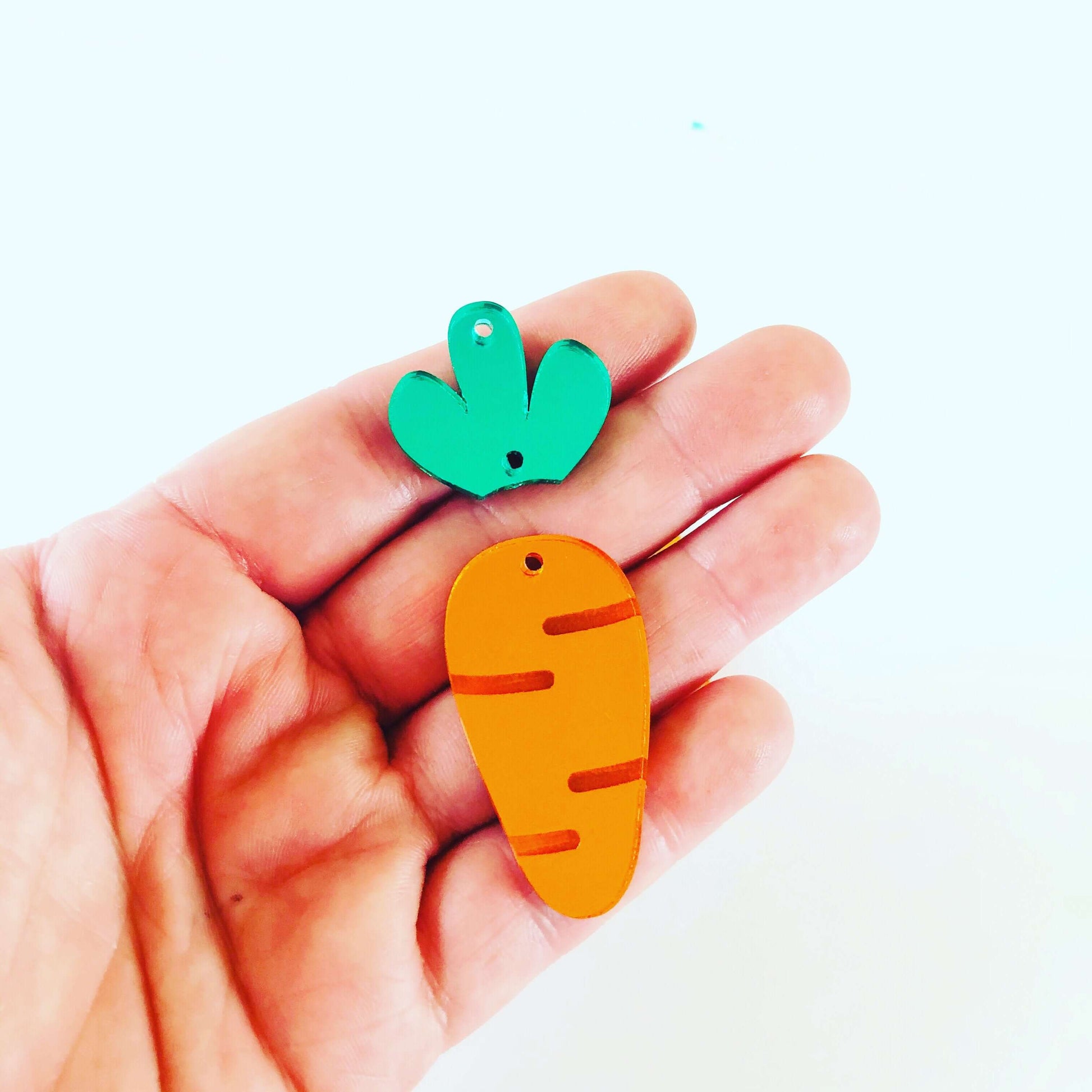 Crafty Cuts Laser Pty Ltd © Carrot Dazzler  Charms - 4 Pair Set