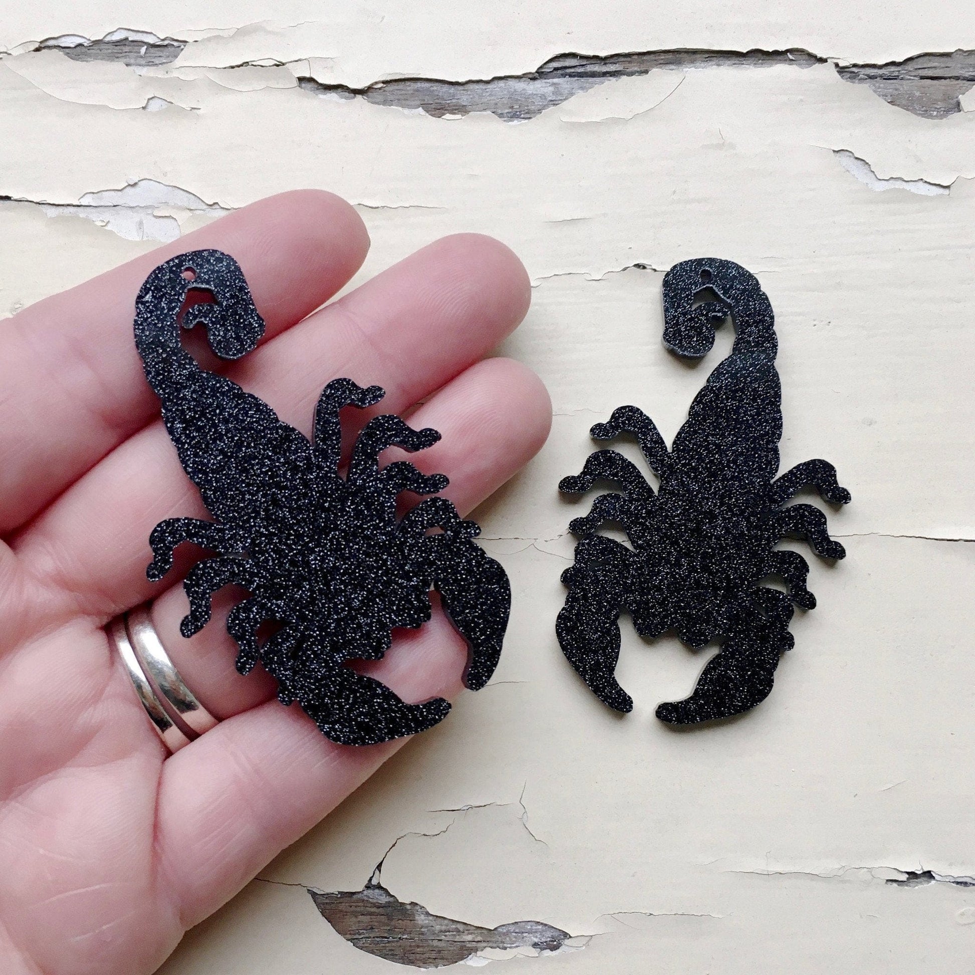 Crafty Cuts Laser Scorpions - 2 Pair