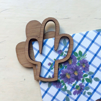 Crafty Cuts Laser Set of 2 Cactus Cameo Bezels