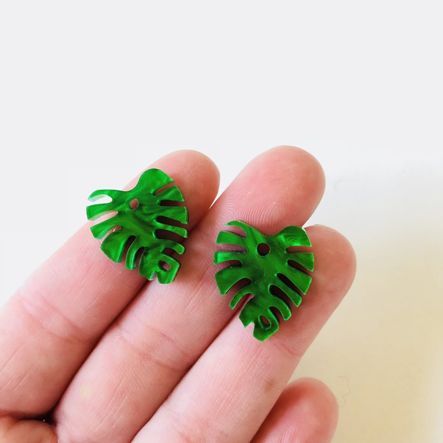 Crafty Cuts Laser Small_shapes 20mm Monstera Charms - 10 Pairs with top hole
