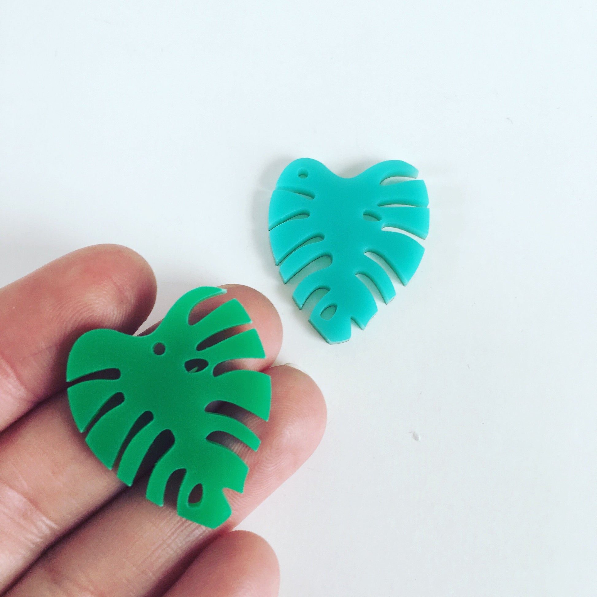 Crafty Cuts Laser Small_shapes Small 25mm Monstera Charms - 4 Pairs
