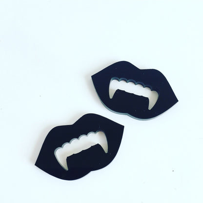 Crafty Cuts Laser The lady is a Vamp Charms - 2 Pair