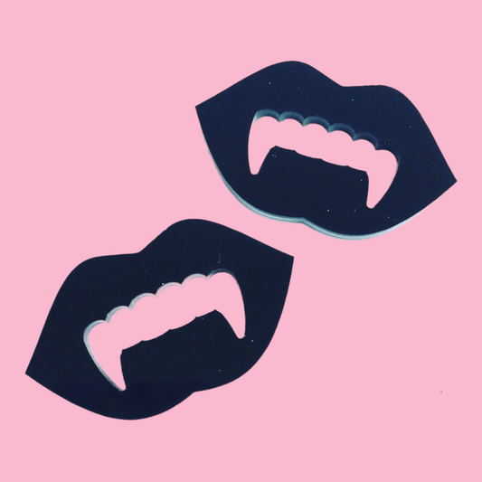 Crafty Cuts Laser The lady is a Vamp Charms - 2 Pair