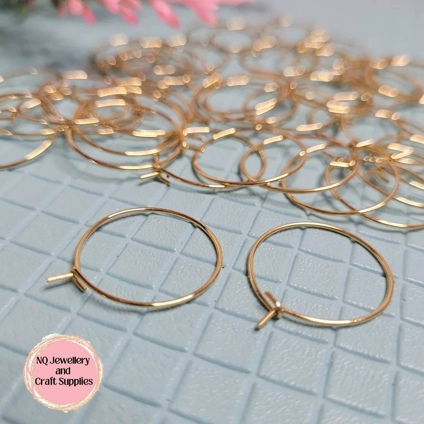 NQ Jewellery & Craft Supplies Hoop Findings - 2 sizes - 25 pairs - Gold Tone