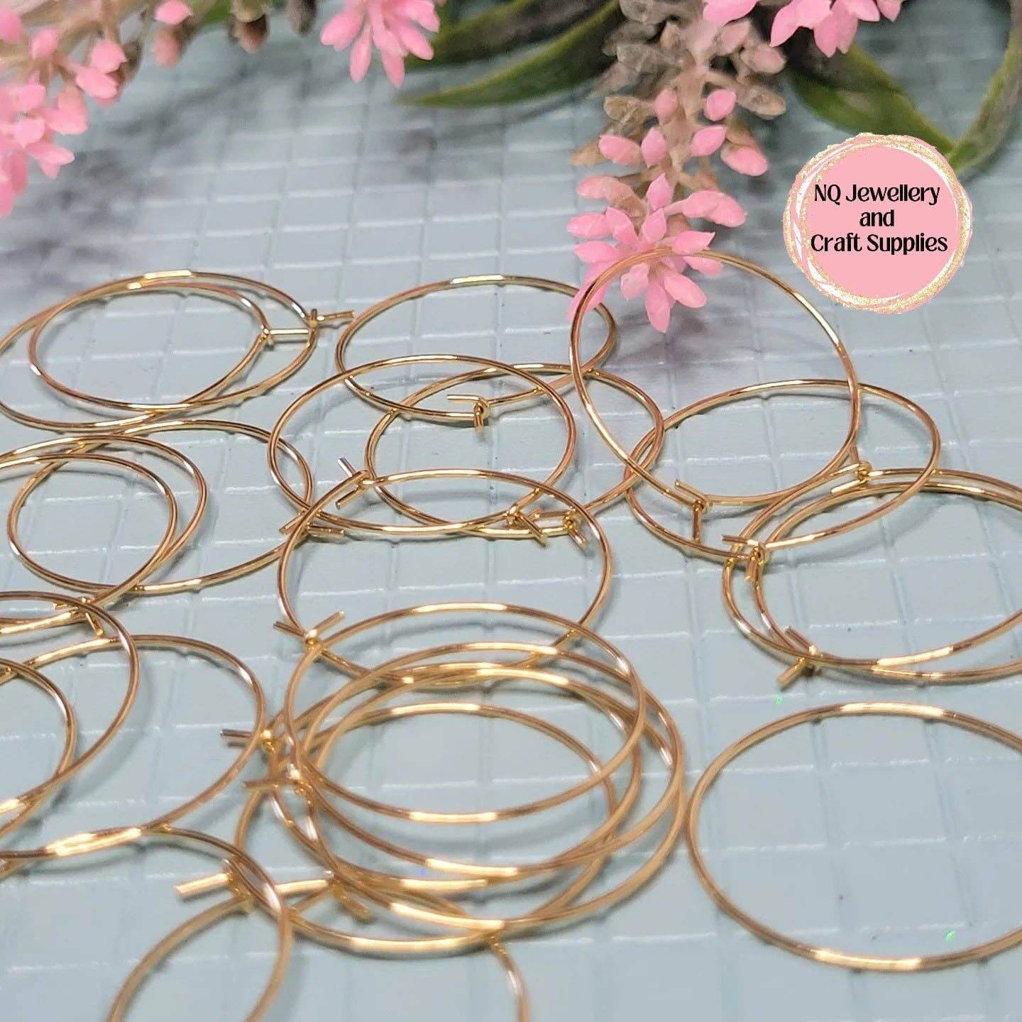 NQ Jewellery & Craft Supplies Hoop Findings - 2 sizes - 25 pairs - Gold Tone